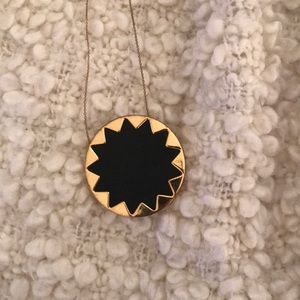 House of Harlow black and gold necklace